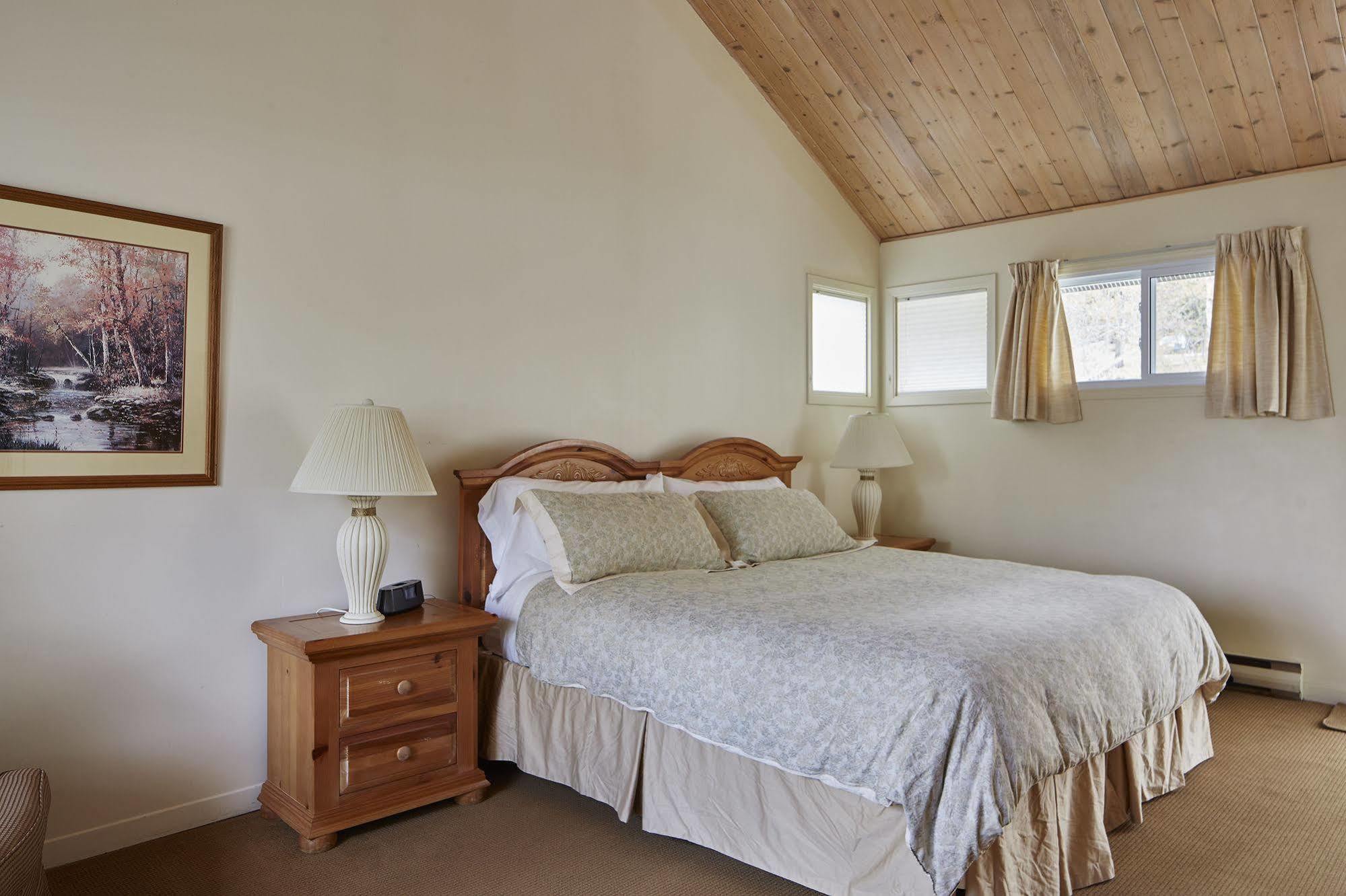 Sir Sam'S Inn & Spa (Adults Only) Haliburton Eksteriør billede